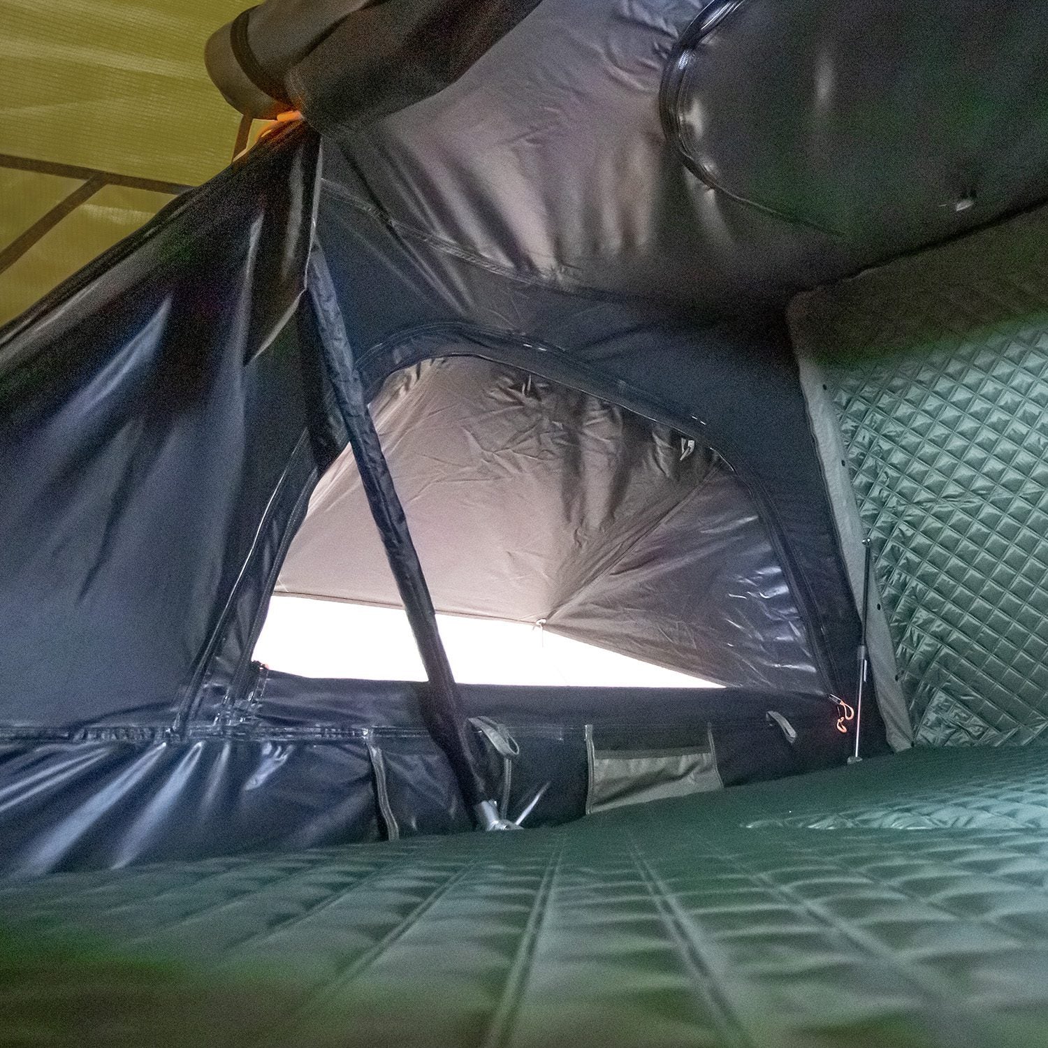 23ZERO Armadillo A3 Hard Shell Rooftop Tent - Image 12